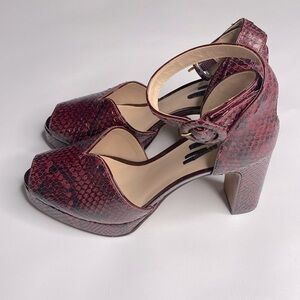 BN Kate Spade Burgundy Crocodile Embossed Block Heel Sandals